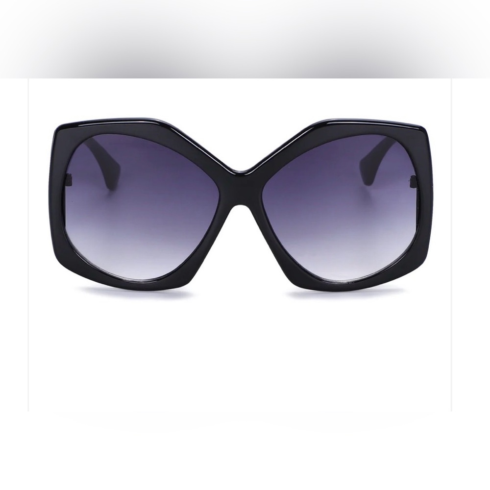 Women’s Black Oversized Sunglasses